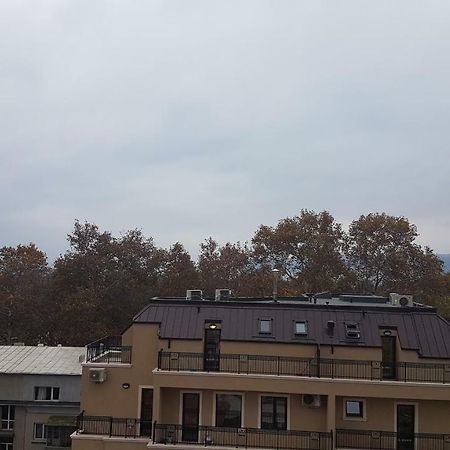 וארנה Roza Apartment מראה חיצוני תמונה