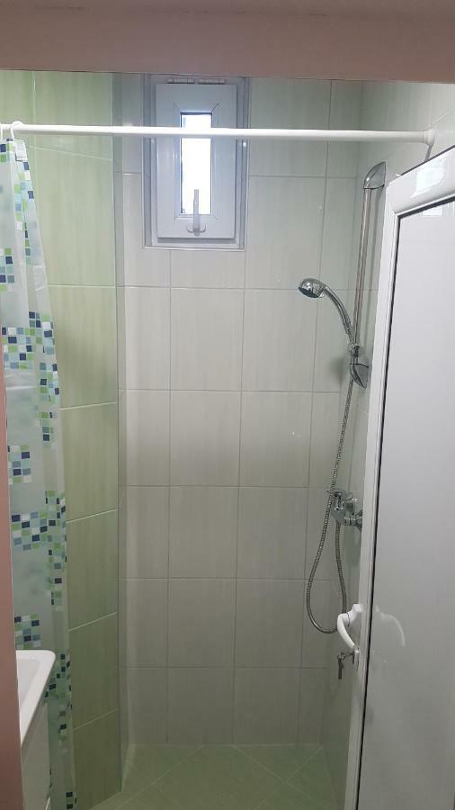 וארנה Roza Apartment מראה חיצוני תמונה