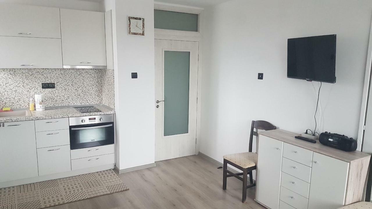 וארנה Roza Apartment מראה חיצוני תמונה