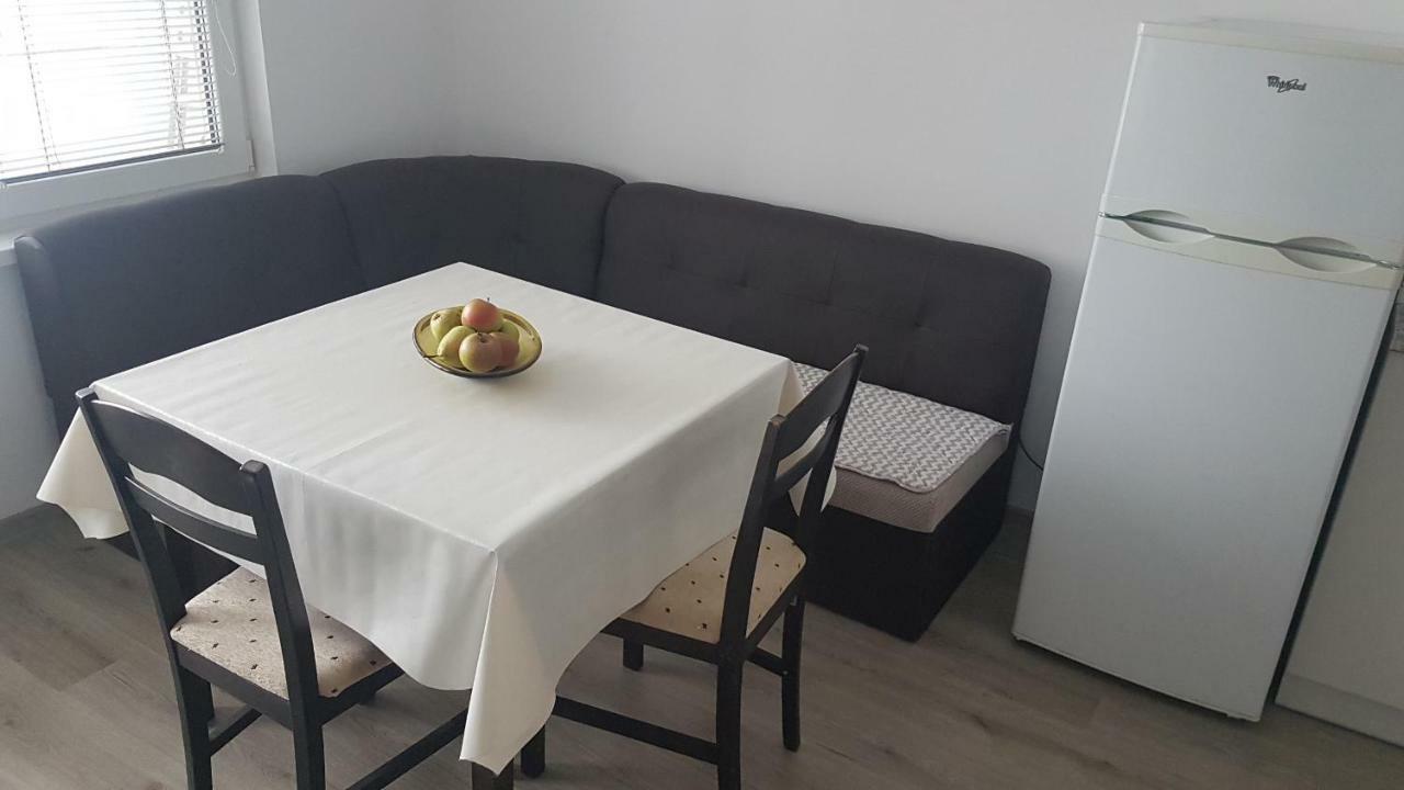 וארנה Roza Apartment מראה חיצוני תמונה