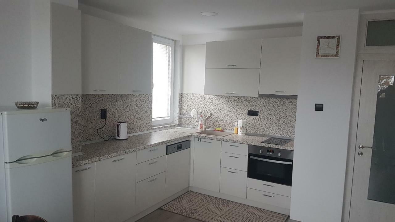 וארנה Roza Apartment מראה חיצוני תמונה